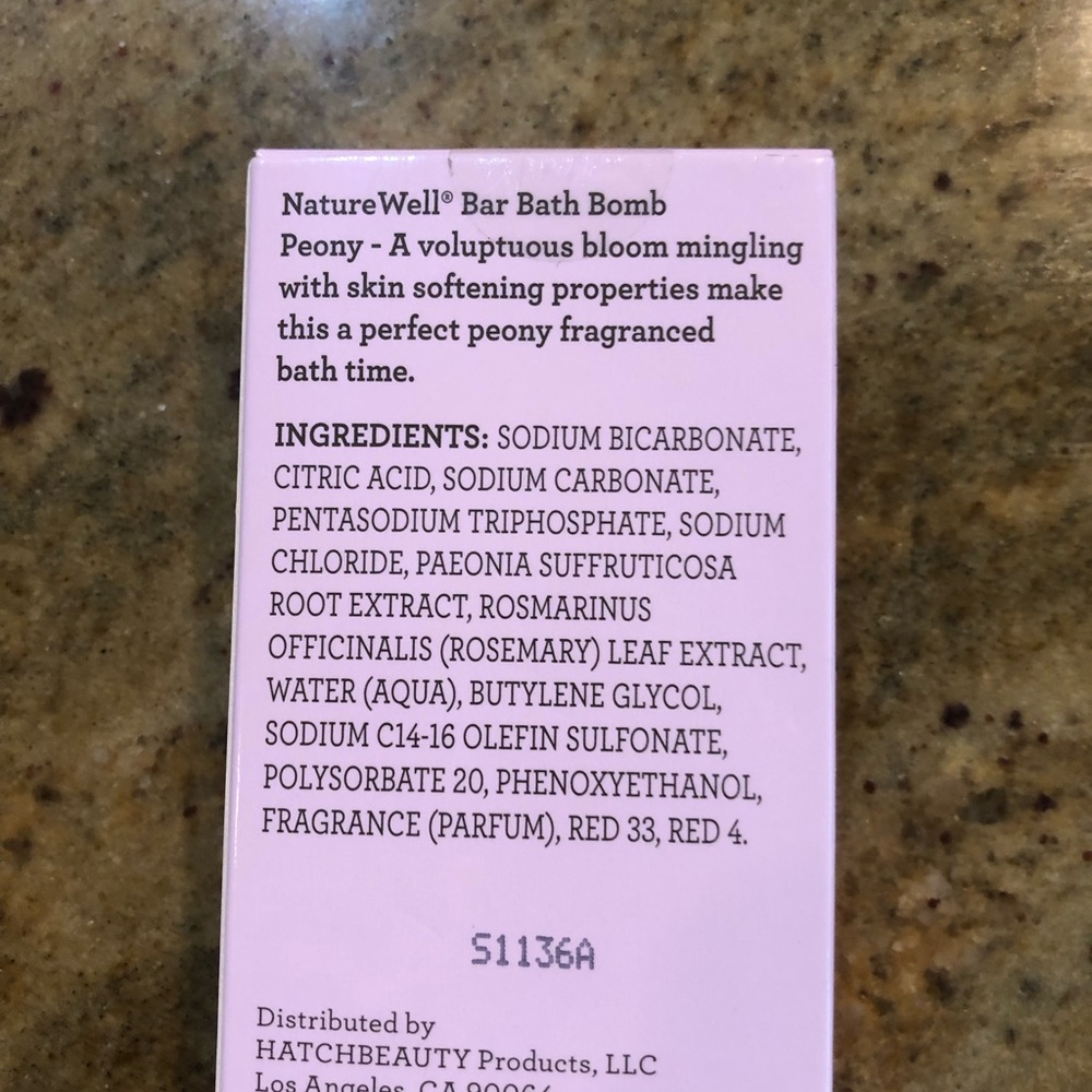 Foaming bar bath bomb